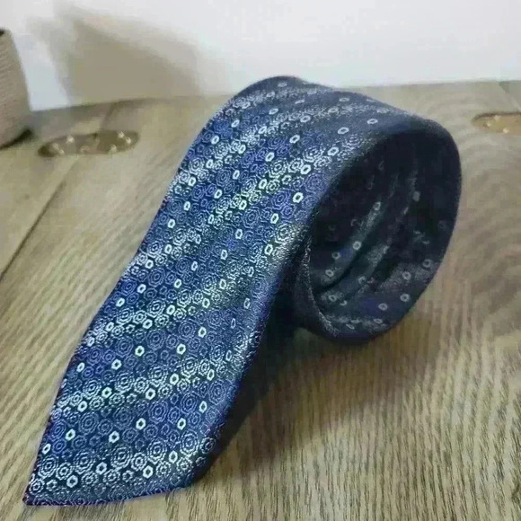 Bellissimo blue and silver tie.  100% silk - Picture 2 of 8